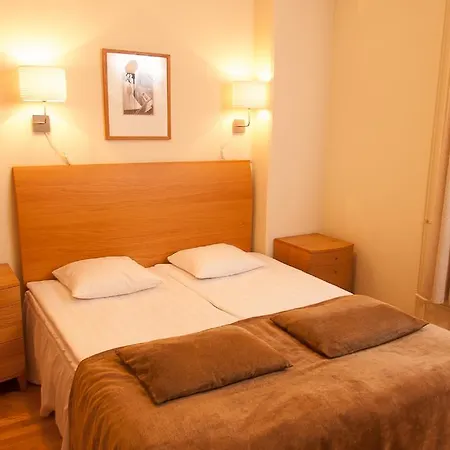 Hellsten Senate מלון דירות