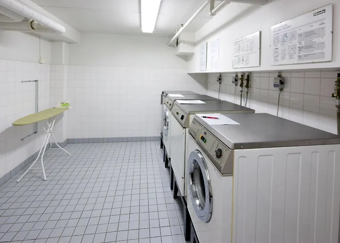 Hellsten Senate מלון דירות 3*